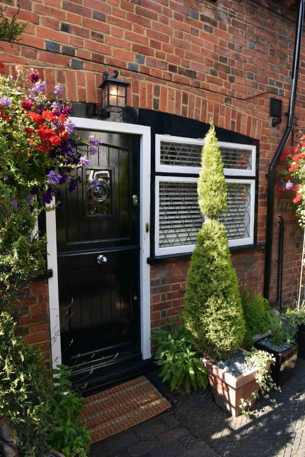 Luxury Eton House, 5 Minute Walk To Windsor Castle Villa Exterior foto
